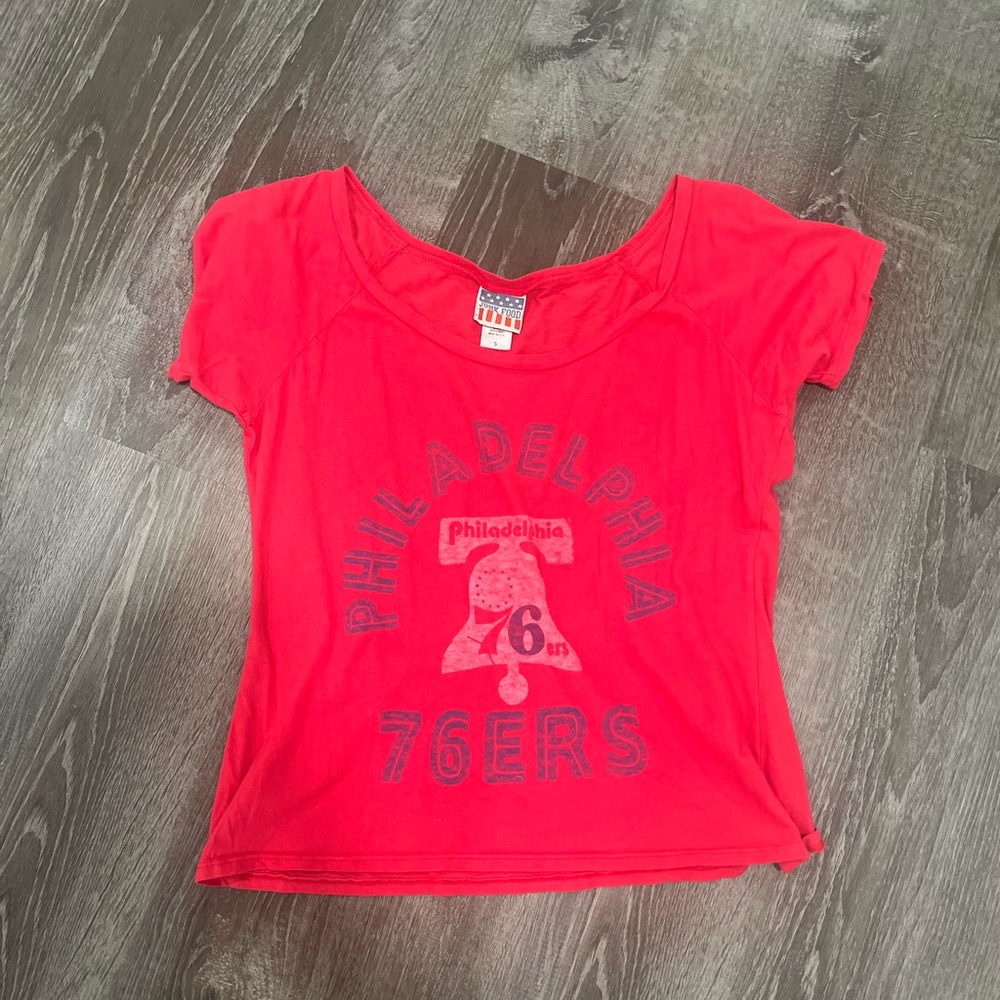 Philadelphia 76ers vintage basketball shirt